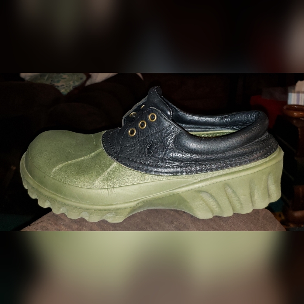 CROCS Axle All-Terrain Duck Islander Boat Shoes - Size 12. Green/Black